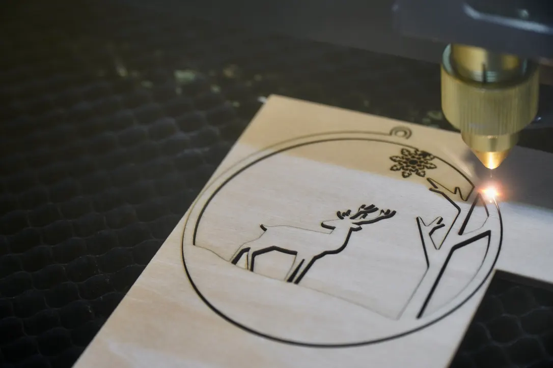 [FLUX] FLUX laser cutting and engraving Christmas decoration