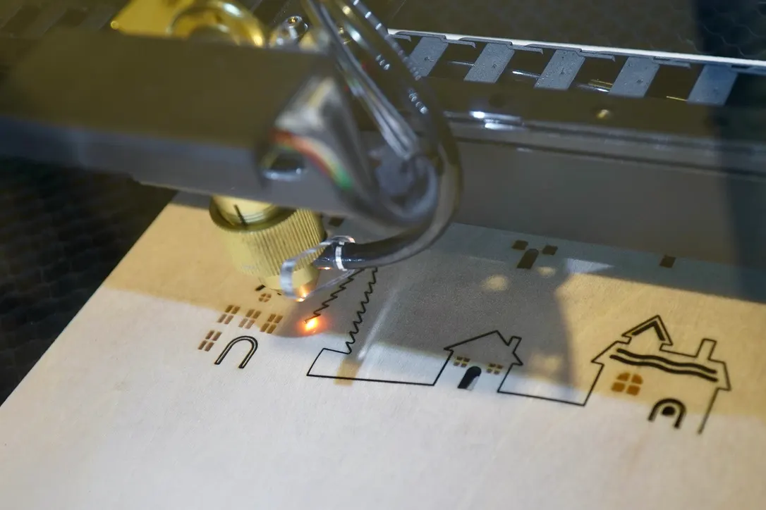 [FLUX] FLUX laser cutting and engraving Christmas decoration