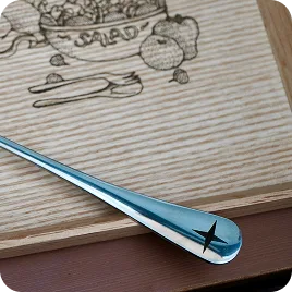 beamo II 以 2W 紅光雷射雕刻金屬餐具