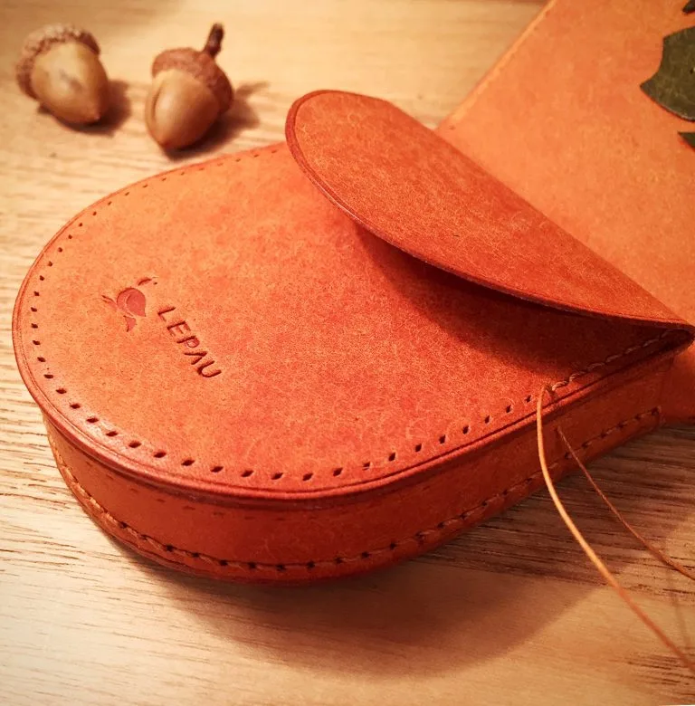 Handmade Japanese-style leather coin purse by TaiYangLeather Studio